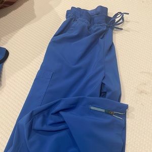 Medium Urbane performance scrub bottoms in royal blue